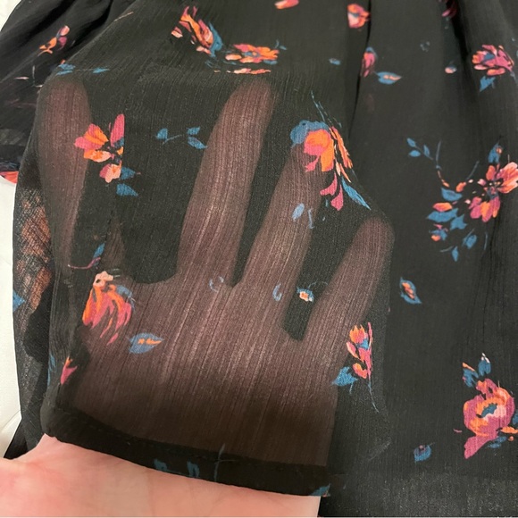Hollister Black Floral Flutter Sleeved Dress, Size XS, Excellent! - Picture 2 of 11